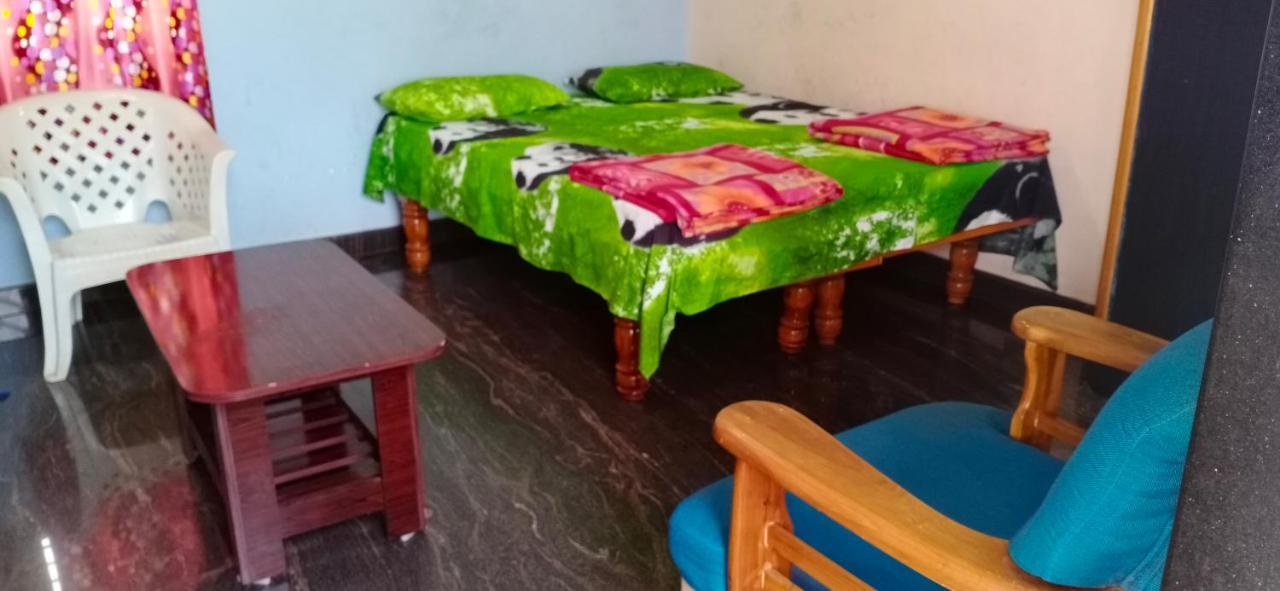 Rathna Home Stay Hampi Exterior photo